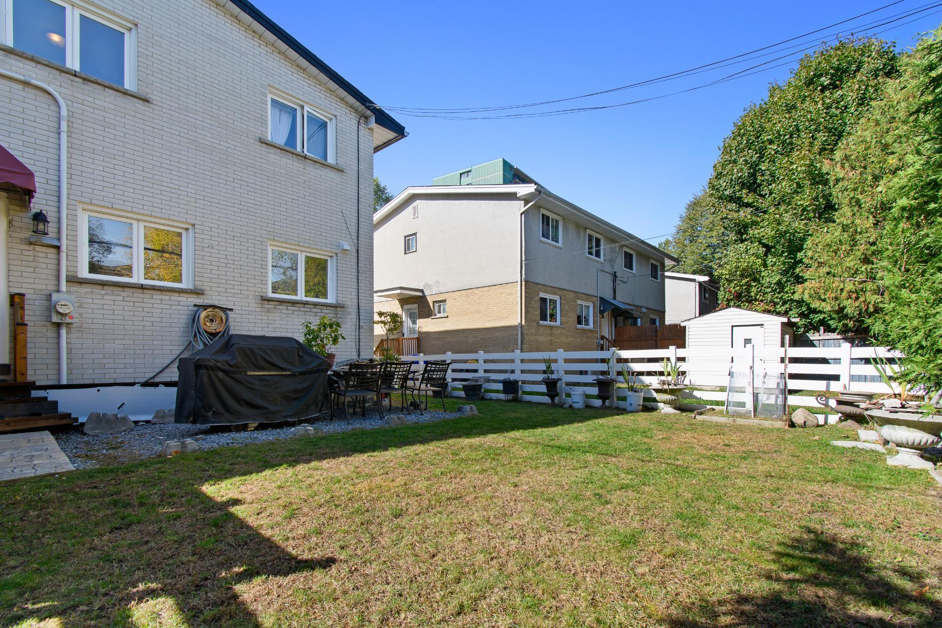









122


Rue Mutchmore

,
Gatineau (Hull),




QC
J8Y3T7

