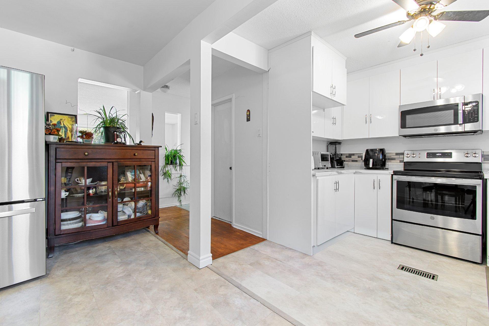 









122


Rue Mutchmore

,
Gatineau (Hull),




QC
J8Y3T7

