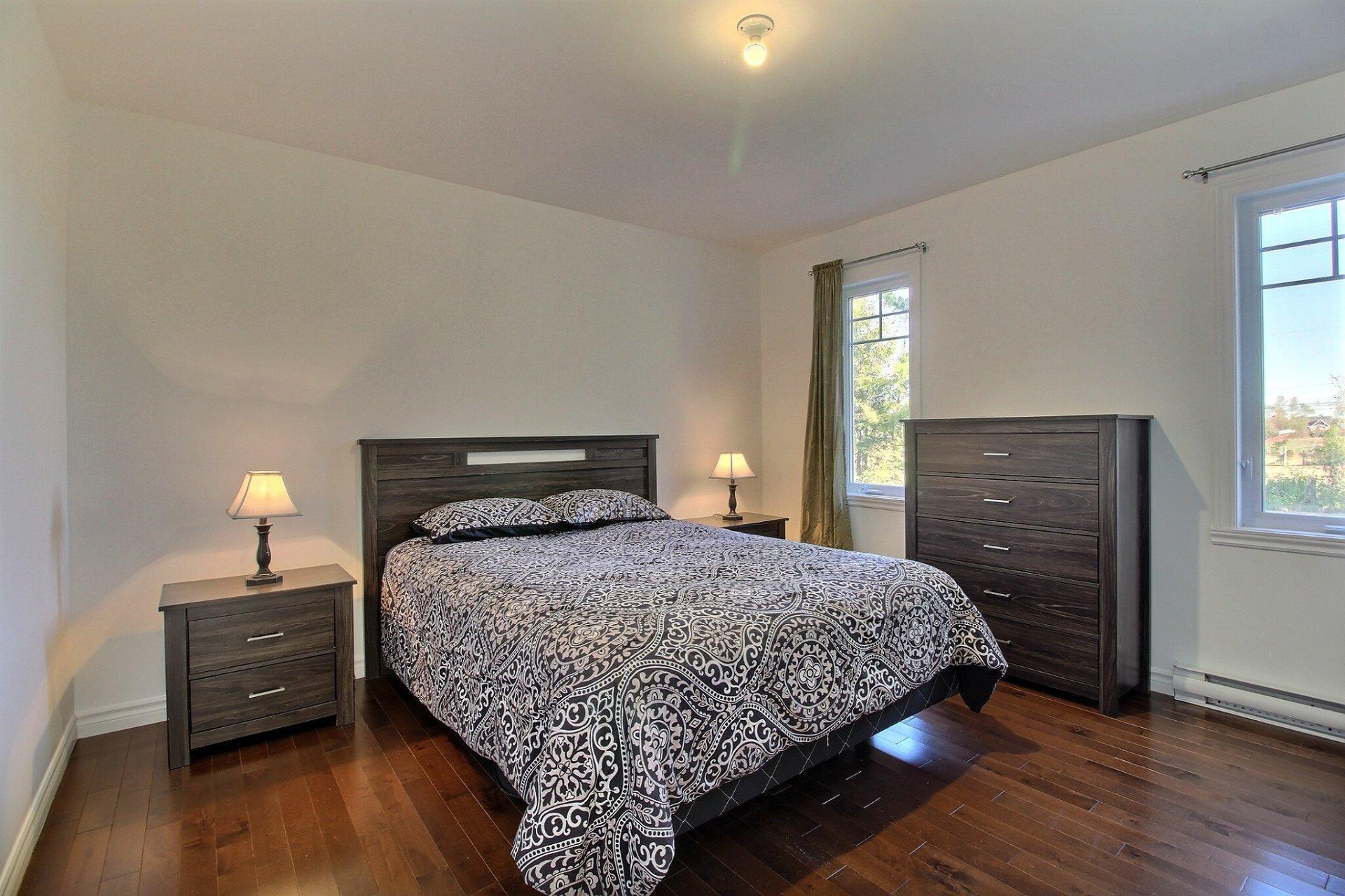 









1451


Rue Germain

,
Magog,




QC
J1X8A4

