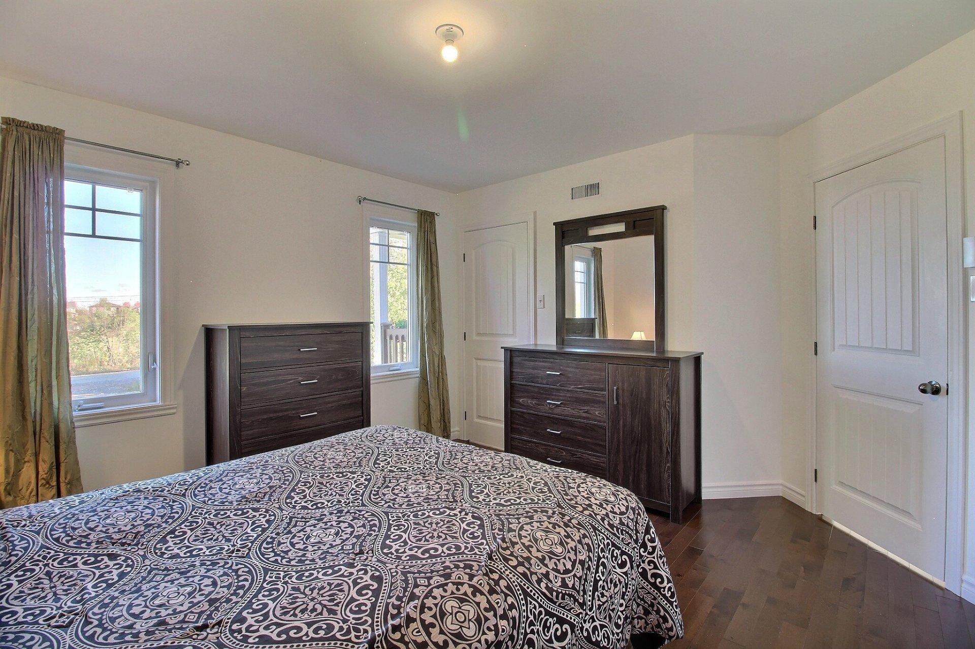 









1451


Rue Germain

,
Magog,




QC
J1X8A4

