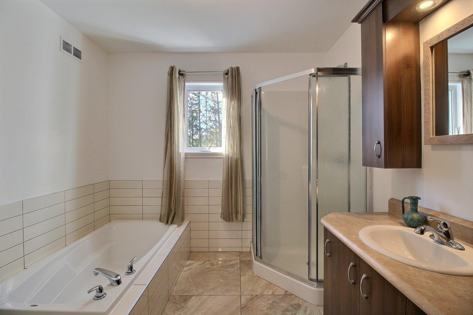 









1451


Rue Germain

,
Magog,




QC
J1X8A4

