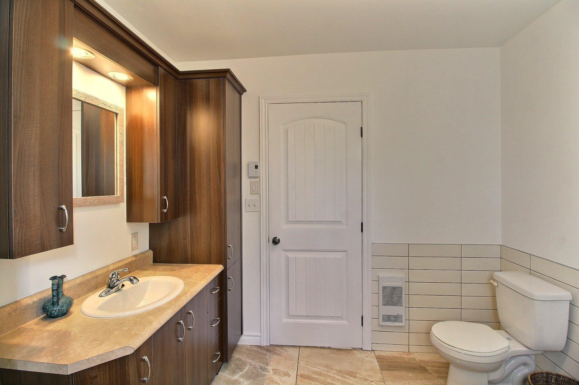 









1451


Rue Germain

,
Magog,




QC
J1X8A4

