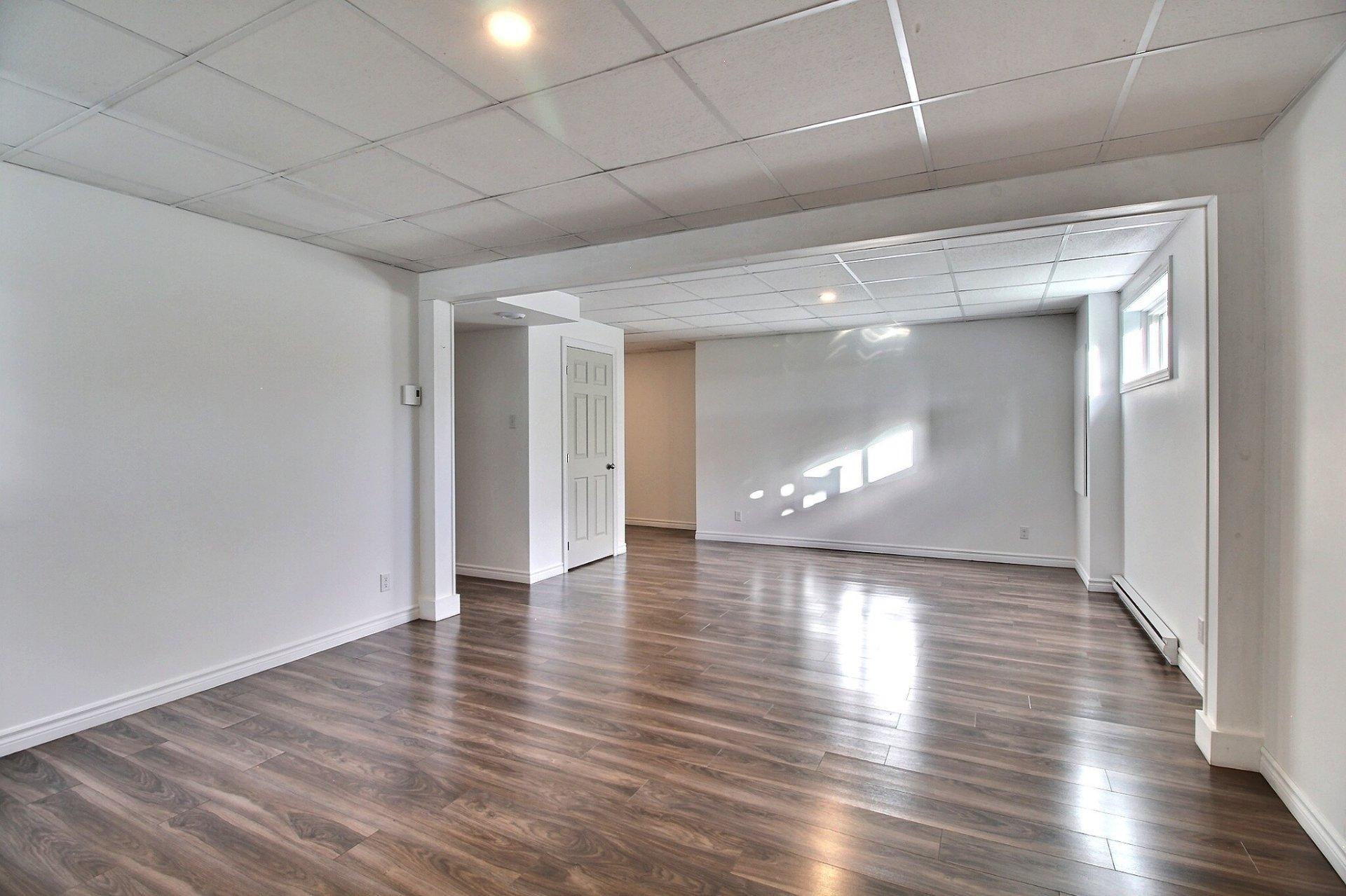 









1451


Rue Germain

,
Magog,




QC
J1X8A4

