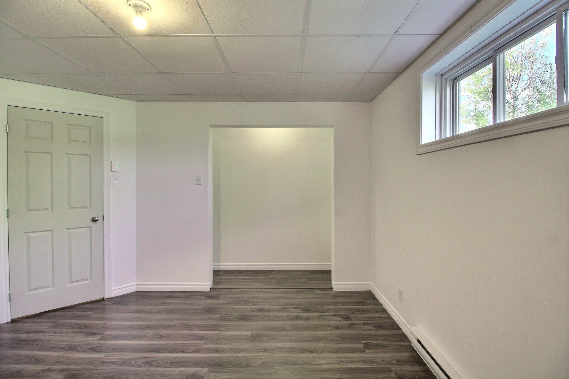 









1451


Rue Germain

,
Magog,




QC
J1X8A4

