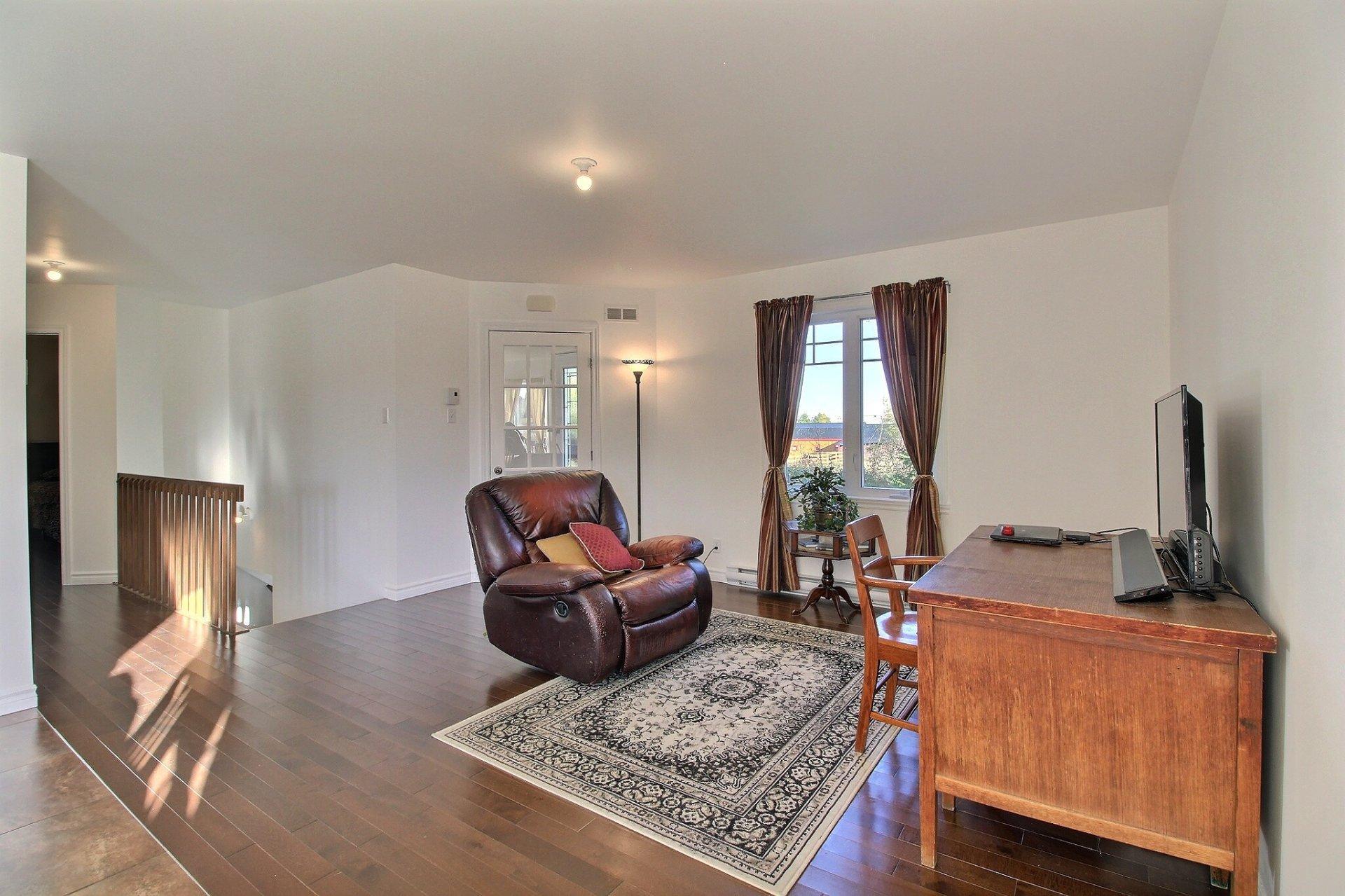 









1451


Rue Germain

,
Magog,




QC
J1X8A4

