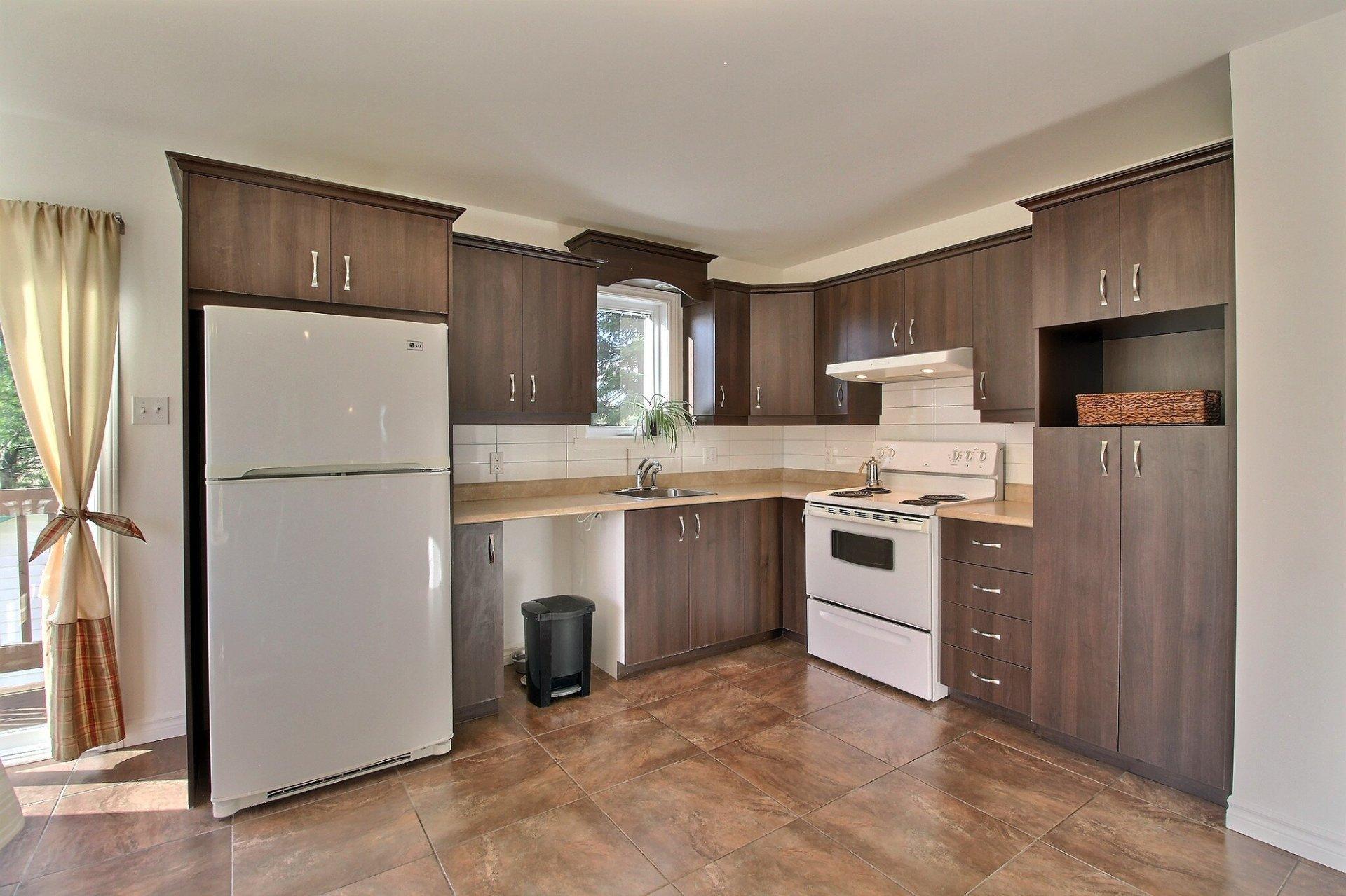 









1451


Rue Germain

,
Magog,




QC
J1X8A4

