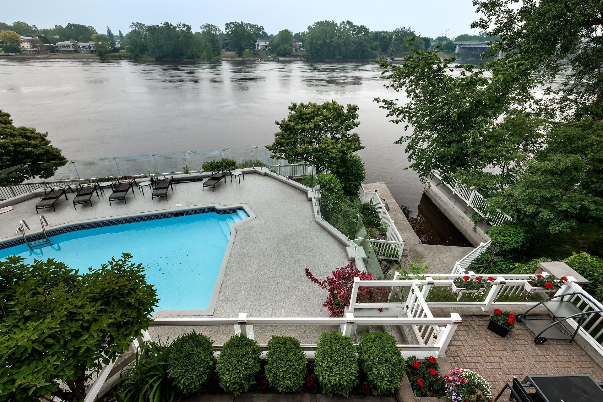 









1


Av. Sauriol

,
Laval (Laval-des-Rapides),




QC
H7N3A3

