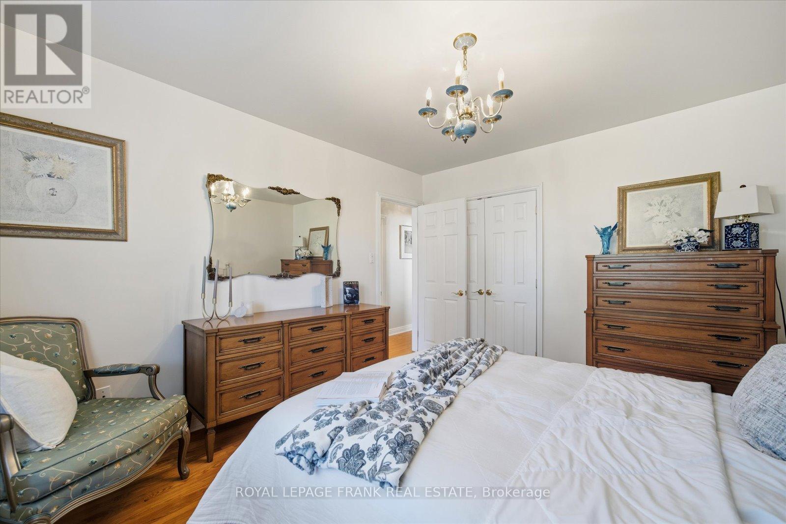 












948 OSHAWA BOULEVARD N

,
Oshawa (Centennial),




Ontario
L1G5V6

