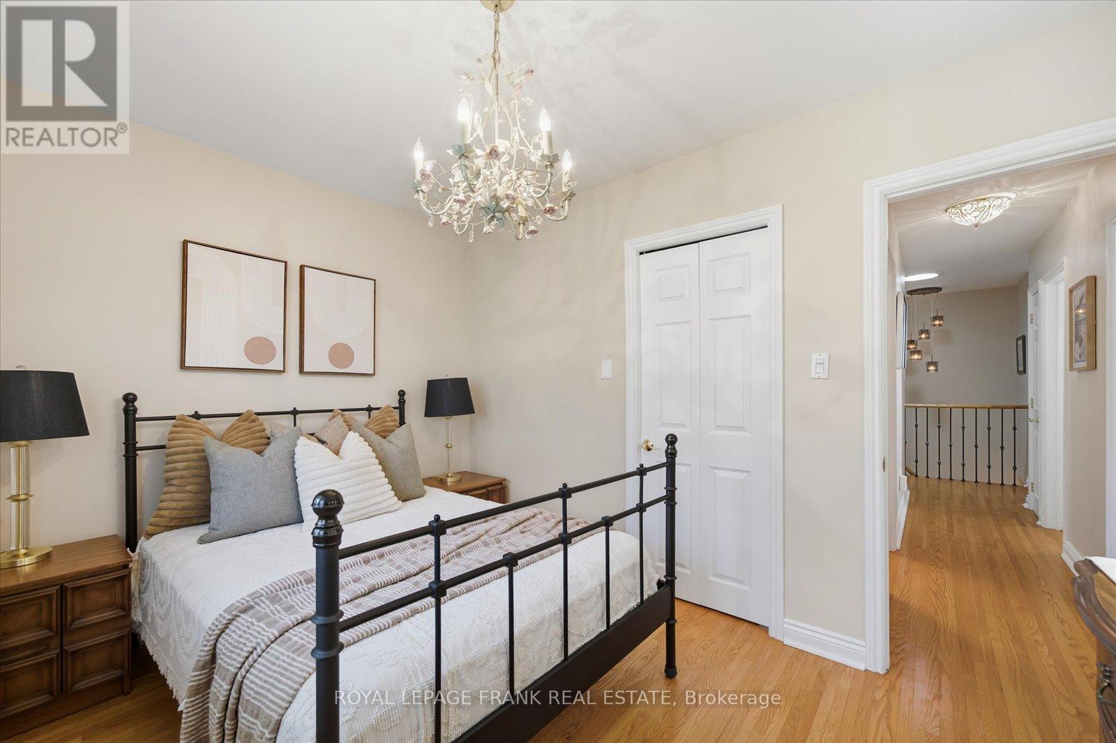












948 OSHAWA BOULEVARD N

,
Oshawa (Centennial),




Ontario
L1G5V6

