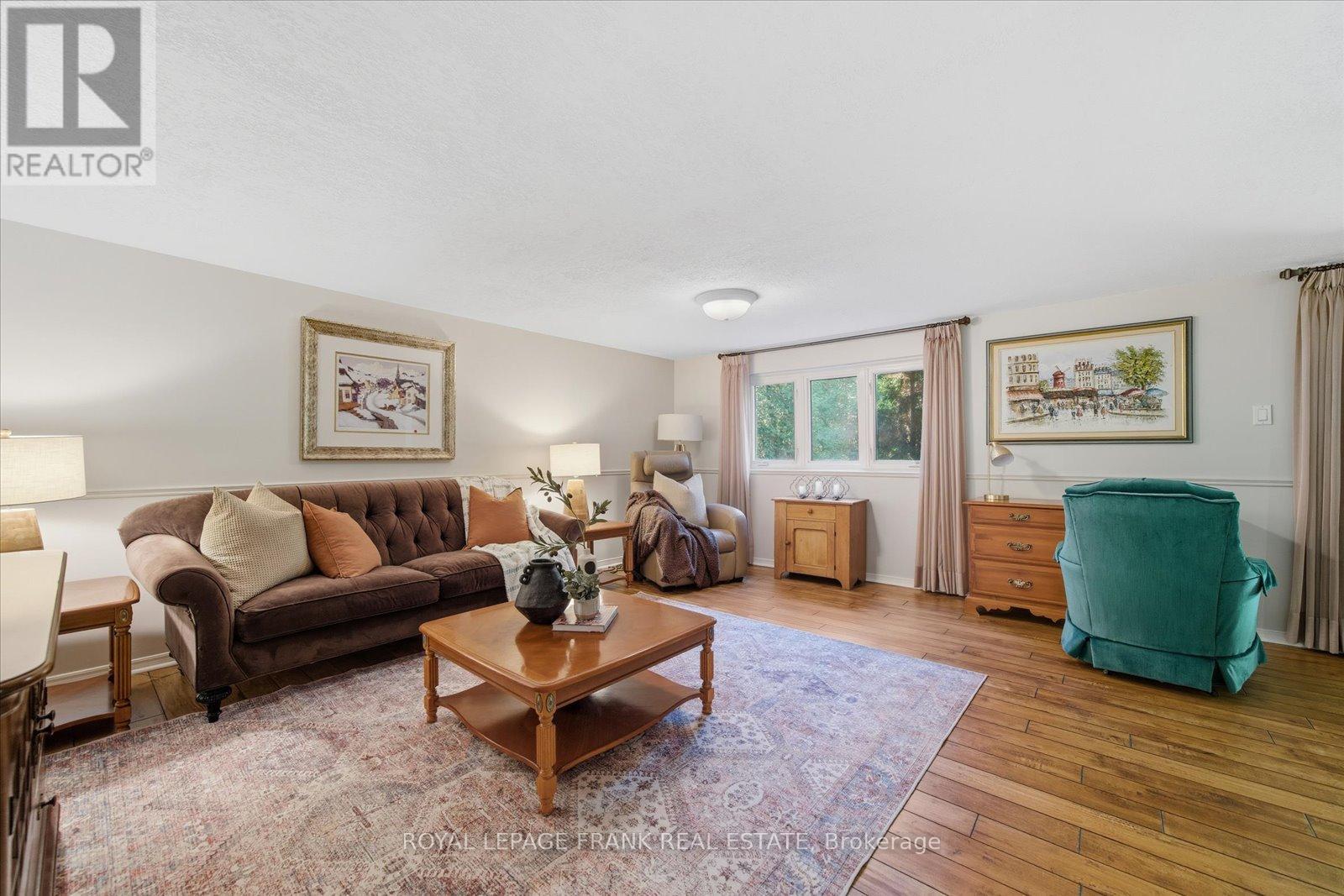 












948 OSHAWA BOULEVARD N

,
Oshawa (Centennial),




Ontario
L1G5V6

