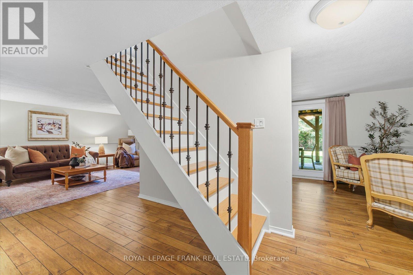 












948 OSHAWA BOULEVARD N

,
Oshawa (Centennial),




Ontario
L1G5V6

