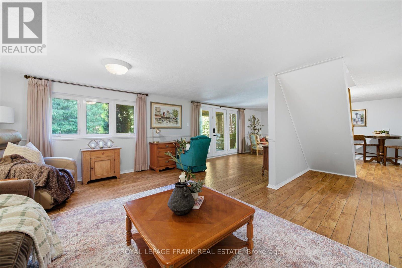 












948 OSHAWA BOULEVARD N

,
Oshawa (Centennial),




Ontario
L1G5V6

