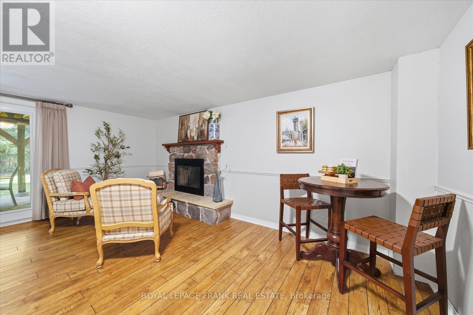 












948 OSHAWA BOULEVARD N

,
Oshawa (Centennial),




Ontario
L1G5V6

