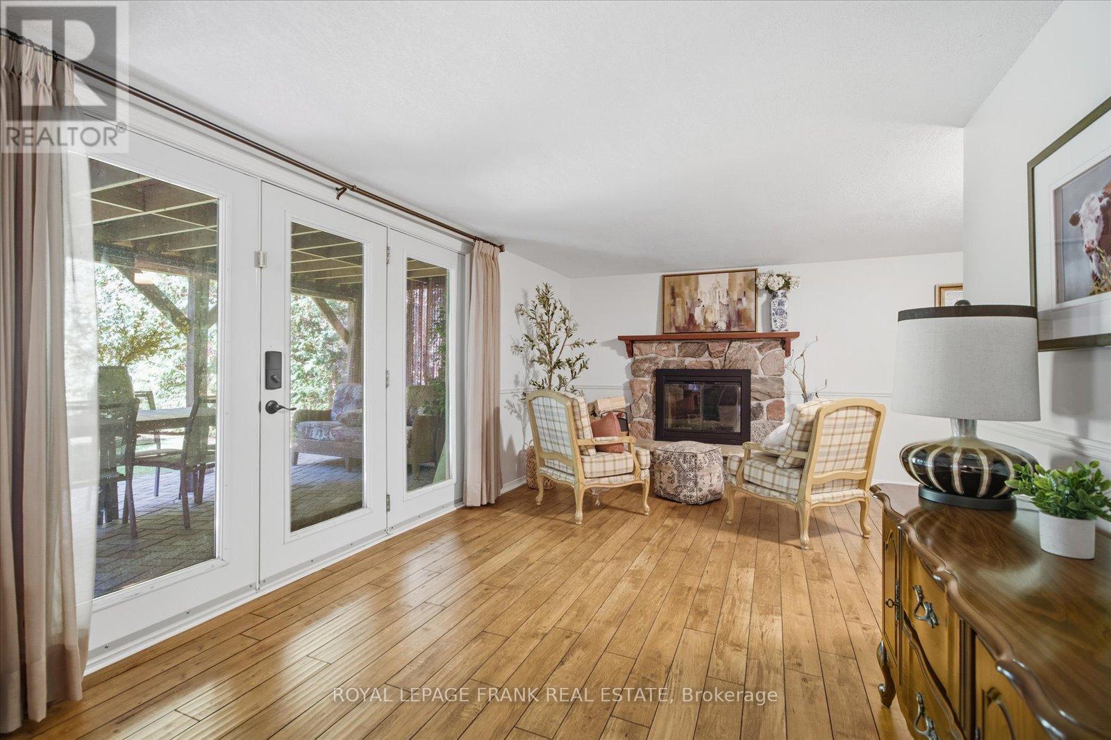 












948 OSHAWA BOULEVARD N

,
Oshawa (Centennial),




Ontario
L1G5V6

