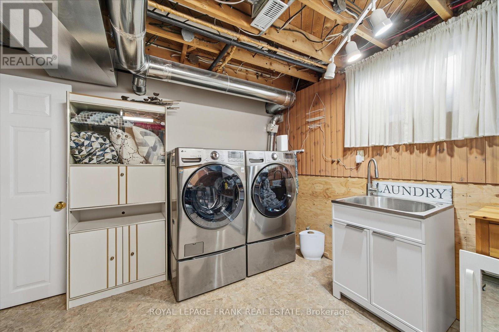 












948 OSHAWA BOULEVARD N

,
Oshawa (Centennial),




Ontario
L1G5V6

