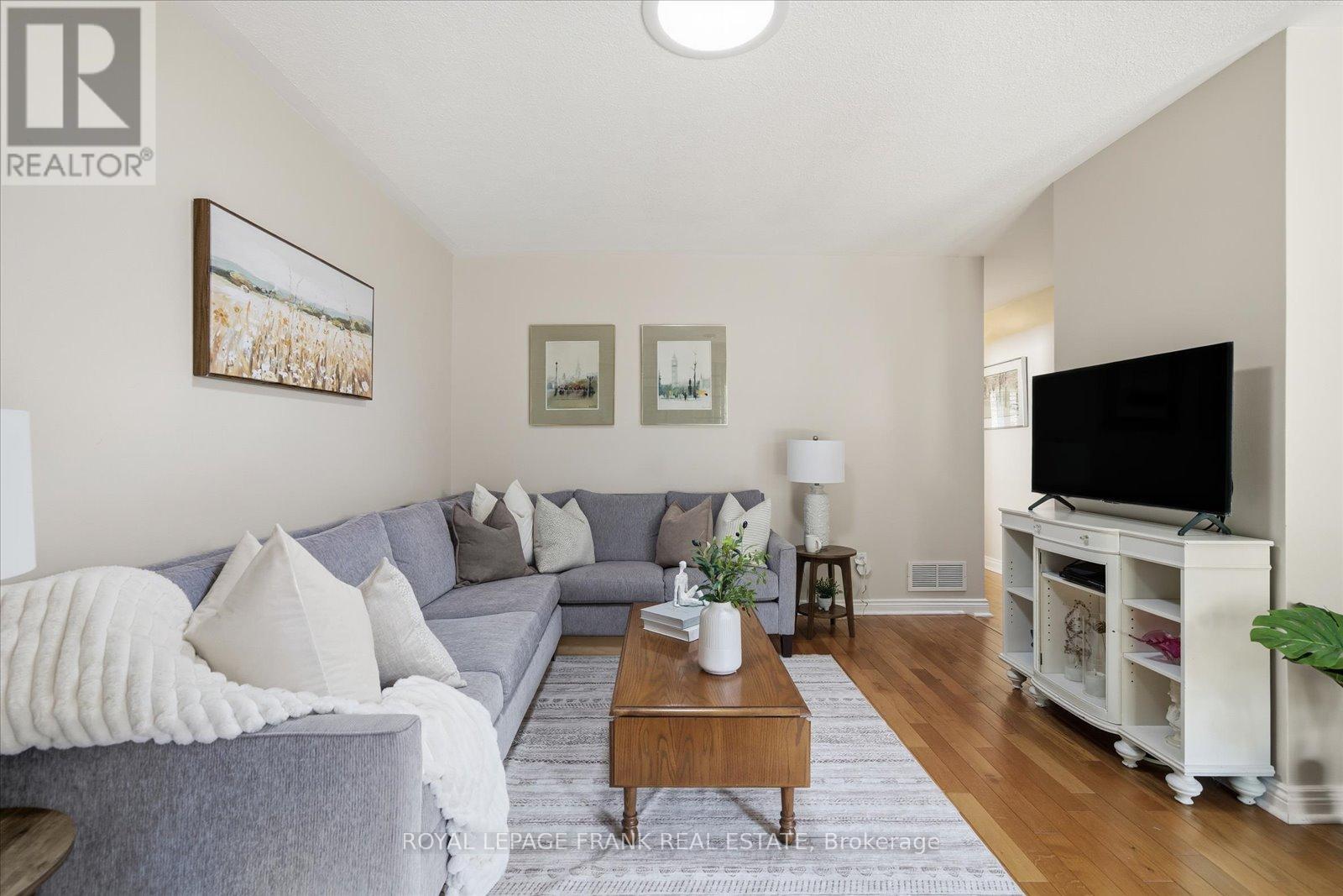 












948 OSHAWA BOULEVARD N

,
Oshawa (Centennial),




Ontario
L1G5V6

