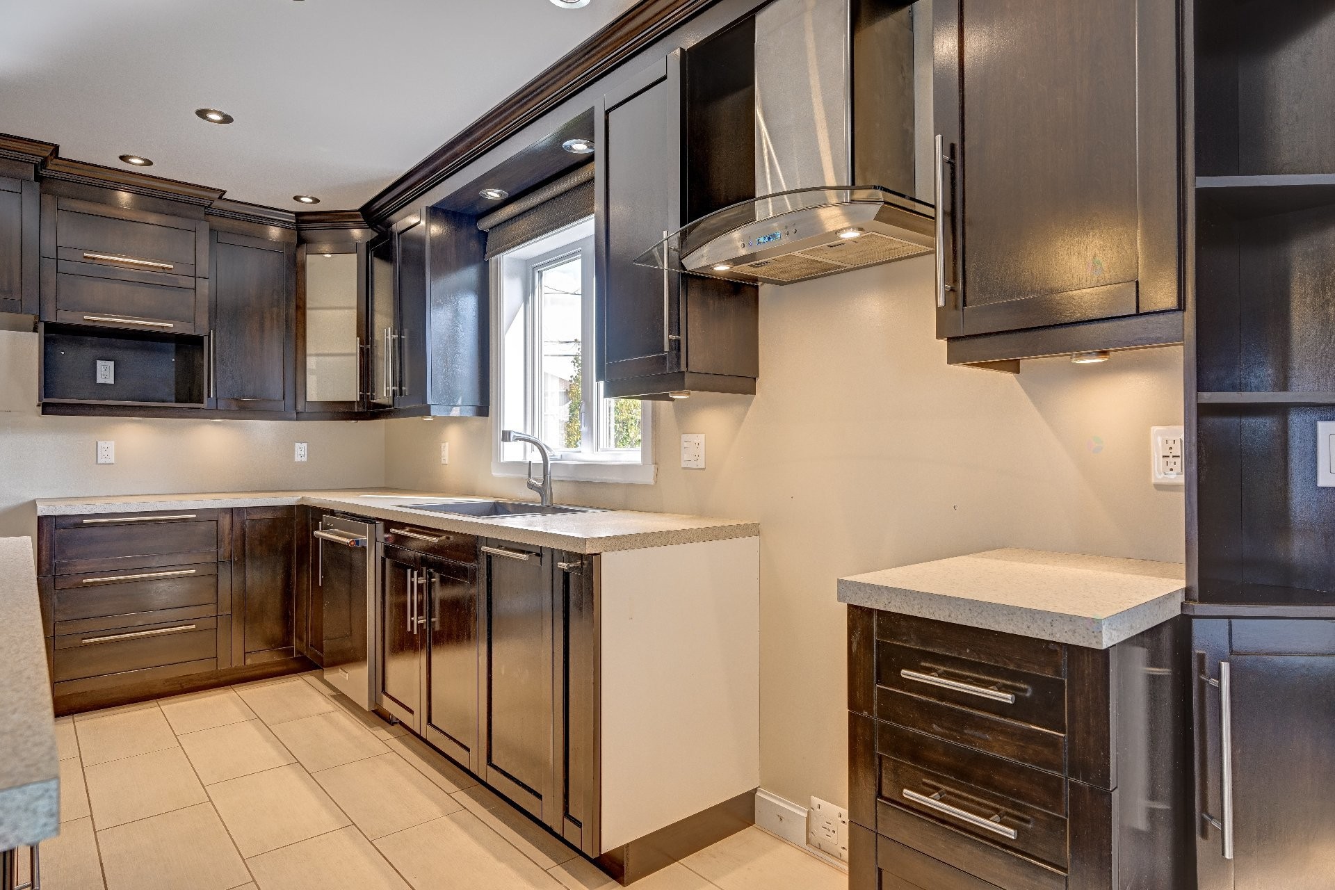 









1055


Rue de la Forge

,
Saint-Hyacinthe,




QC
J2T0A2

