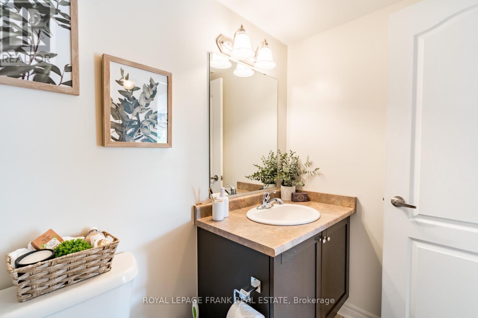 












17 LOGAN LANE

,
Kawartha Lakes (Lindsay),




Ontario
K9V0L3

