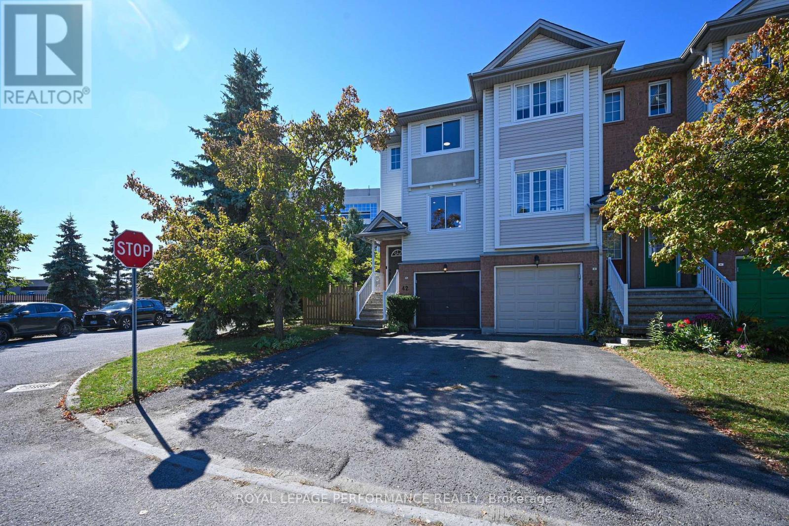 












42 YORKVILLE STREET

,
Ottawa,




Ontario
K2C4B5


