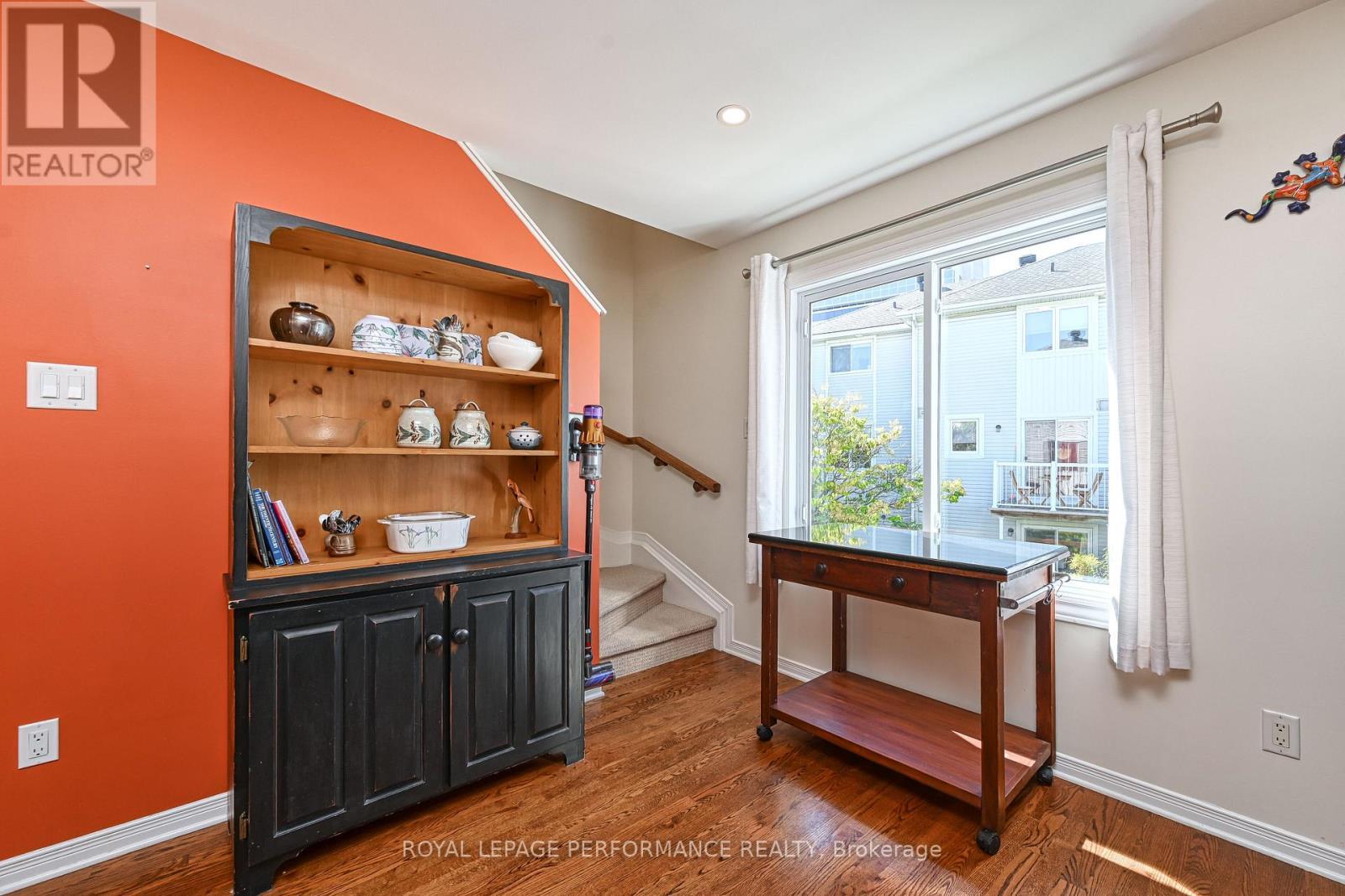












42 YORKVILLE STREET

,
Ottawa,




Ontario
K2C4B5

