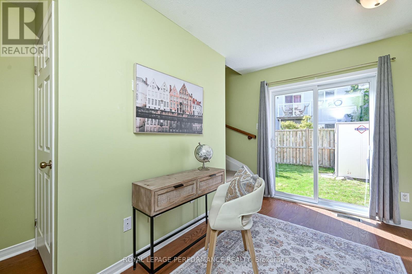 












42 YORKVILLE STREET

,
Ottawa,




Ontario
K2C4B5

