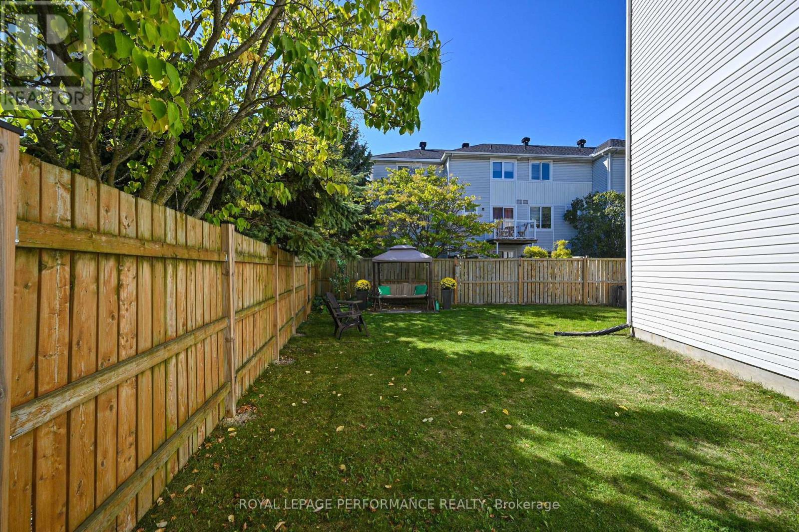 












42 YORKVILLE STREET

,
Ottawa,




Ontario
K2C4B5

