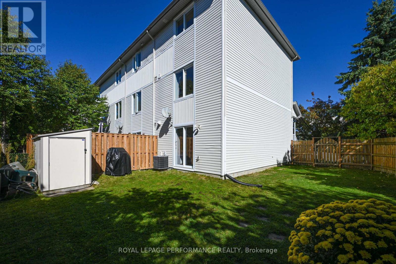 












42 YORKVILLE STREET

,
Ottawa,




Ontario
K2C4B5

