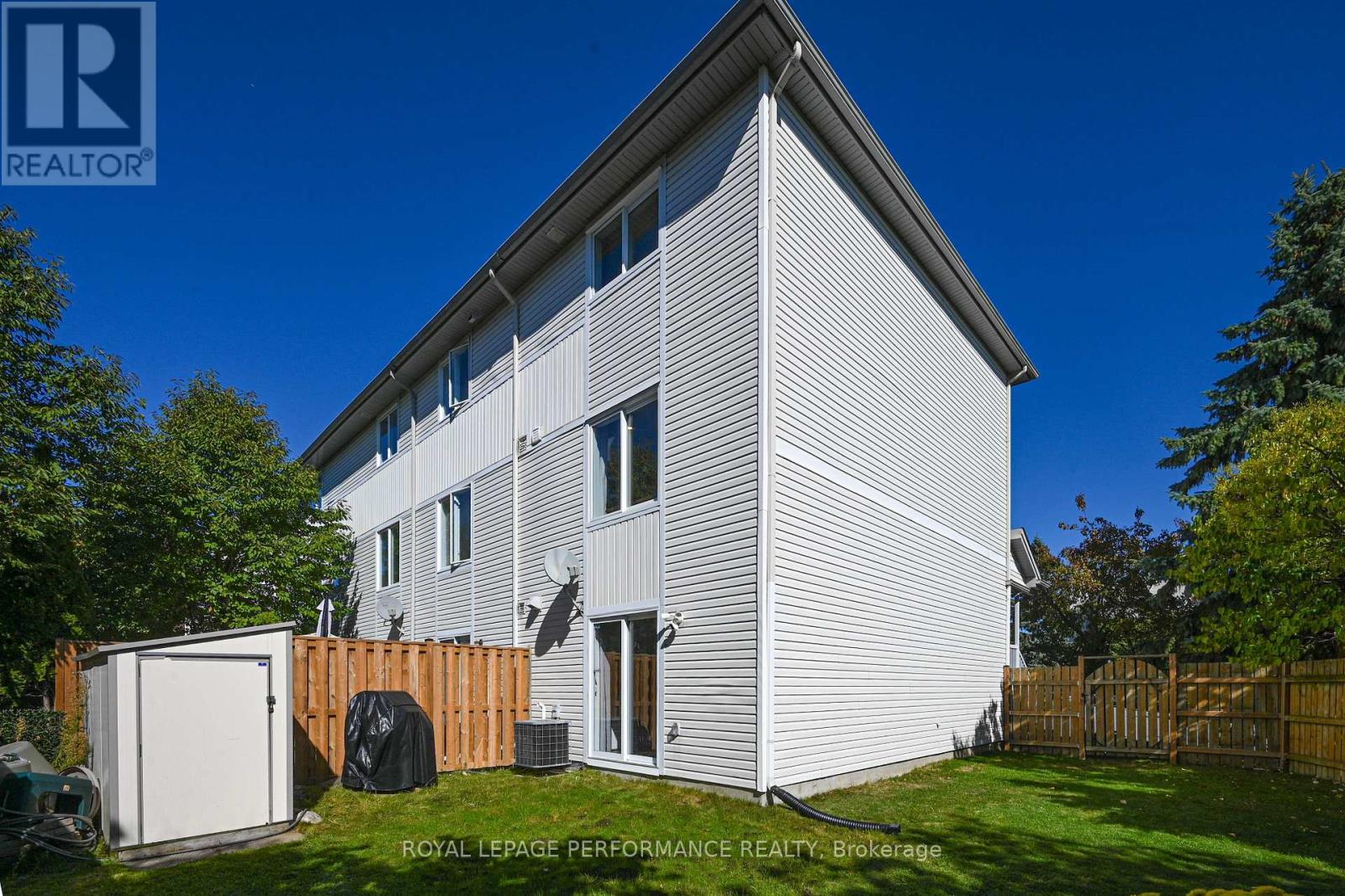 












42 YORKVILLE STREET

,
Ottawa,




Ontario
K2C4B5

