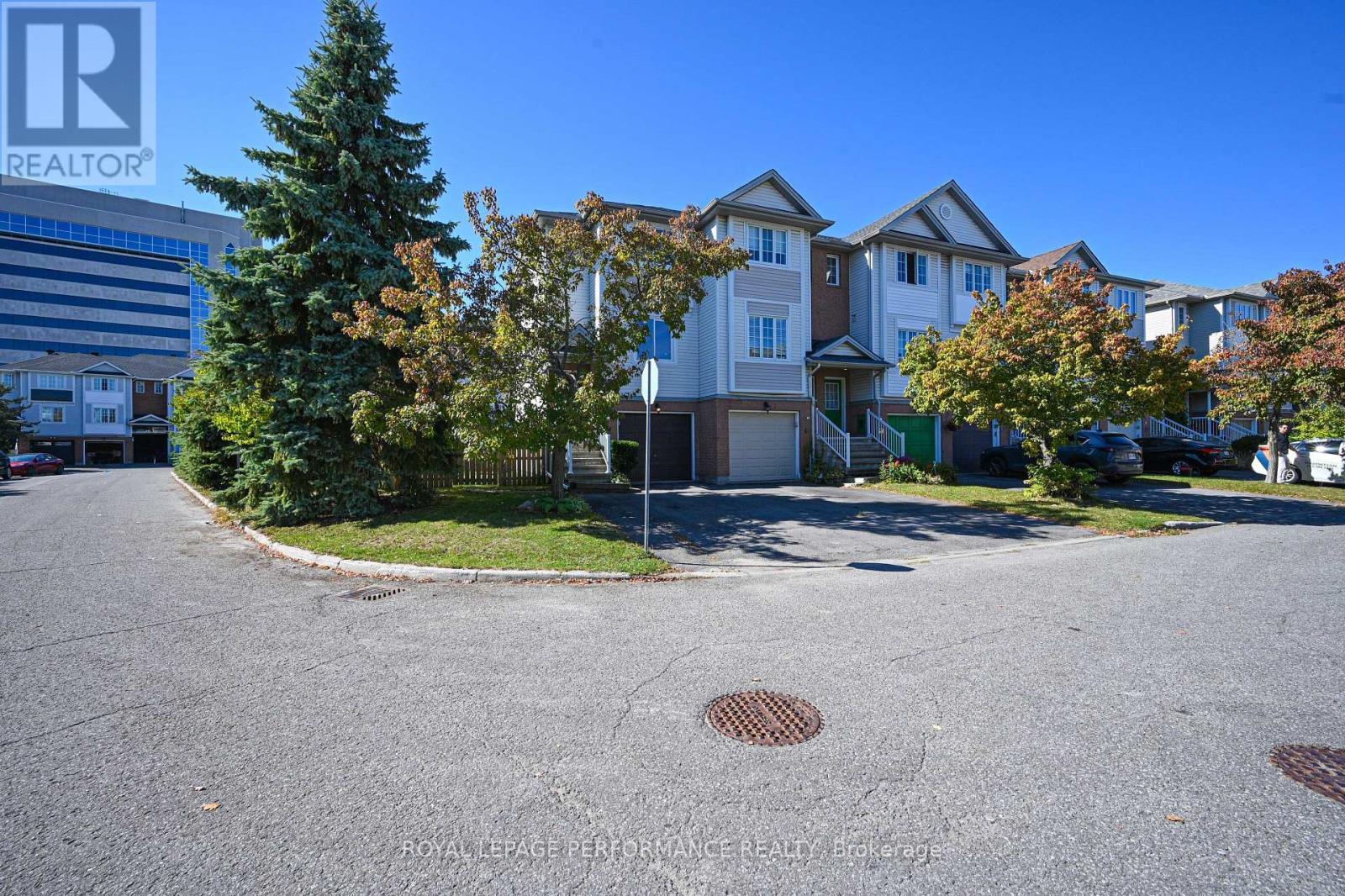 












42 YORKVILLE STREET

,
Ottawa,




Ontario
K2C4B5

