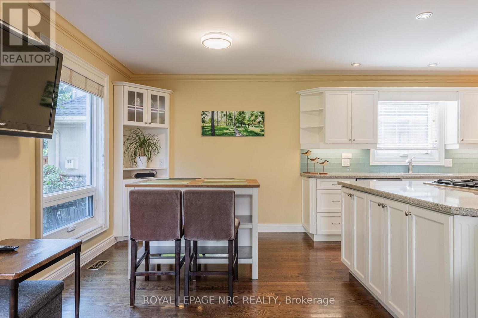 












328 NIAGARA BOULEVARD

,
Niagara-on-the-Lake (Town),




Ontario
L0S1J0

