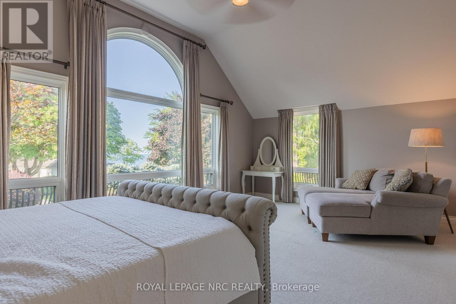 












328 NIAGARA BOULEVARD

,
Niagara-on-the-Lake (Town),




Ontario
L0S1J0

