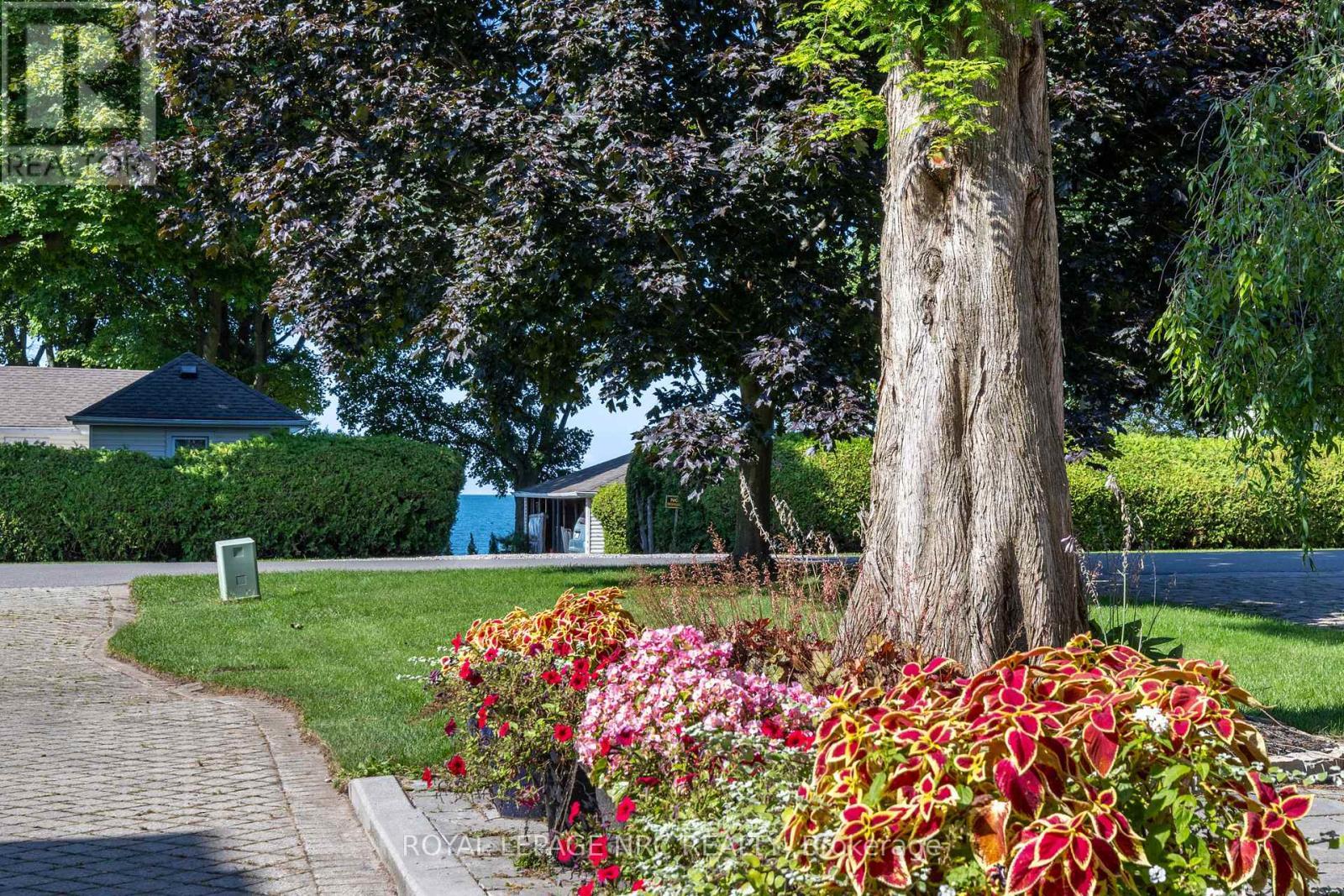 












328 NIAGARA BOULEVARD

,
Niagara-on-the-Lake (Town),




Ontario
L0S1J0

