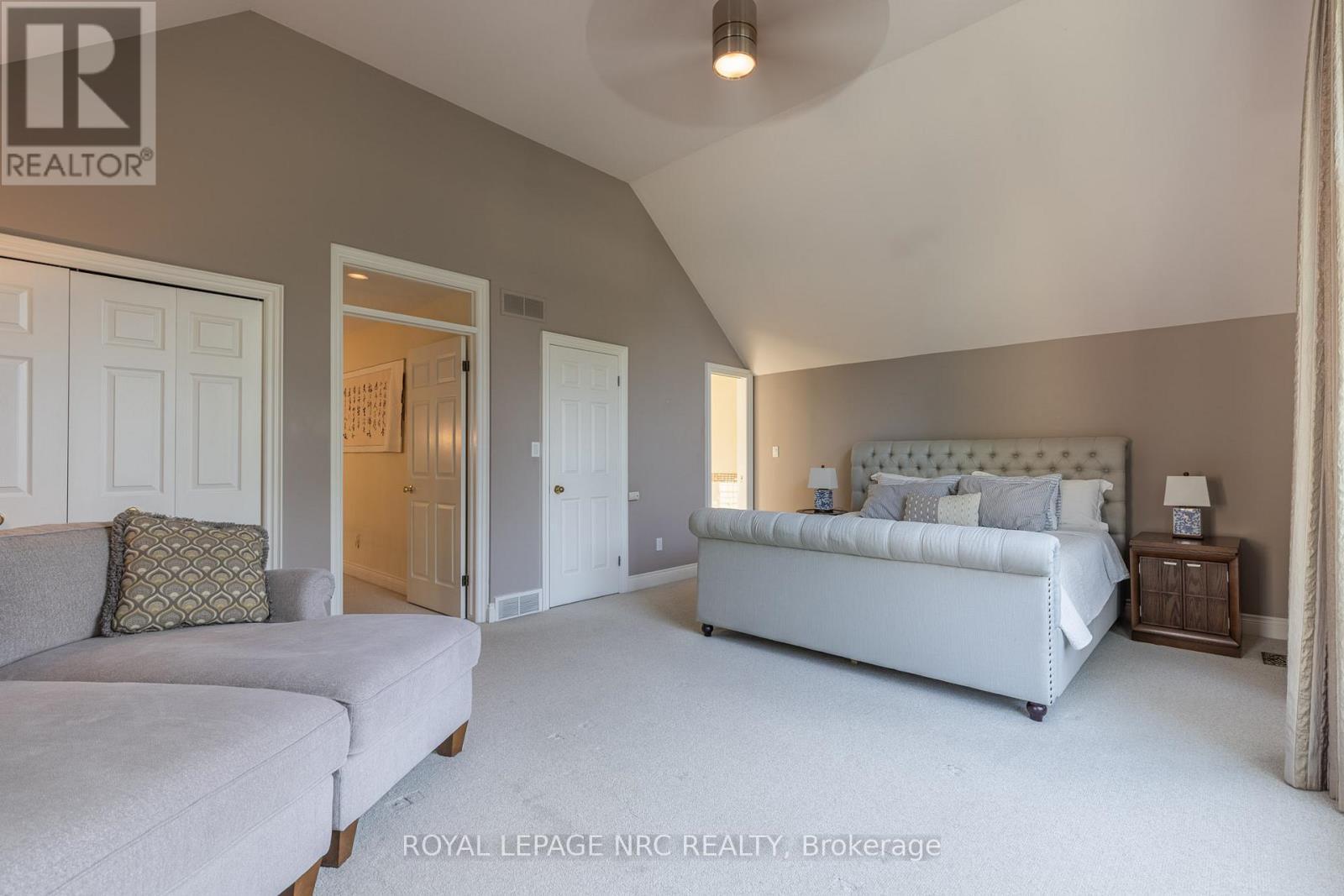 












328 NIAGARA BOULEVARD

,
Niagara-on-the-Lake (Town),




Ontario
L0S1J0

