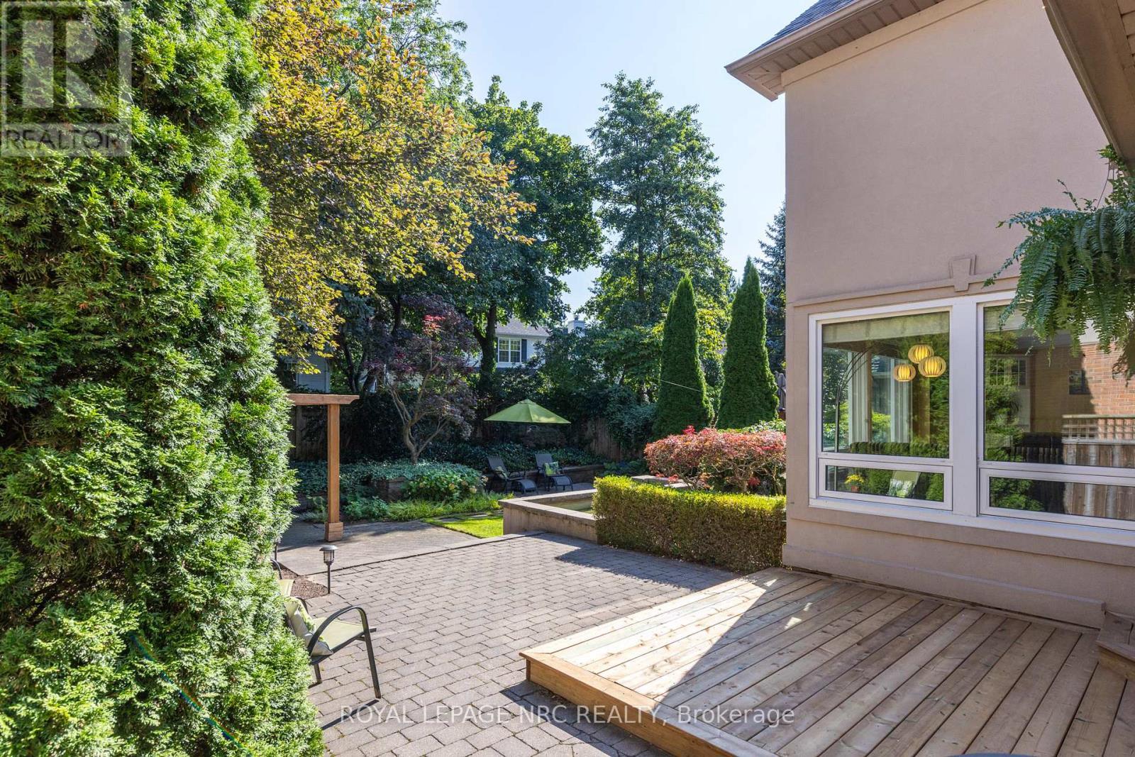 












328 NIAGARA BOULEVARD

,
Niagara-on-the-Lake (Town),




Ontario
L0S1J0

