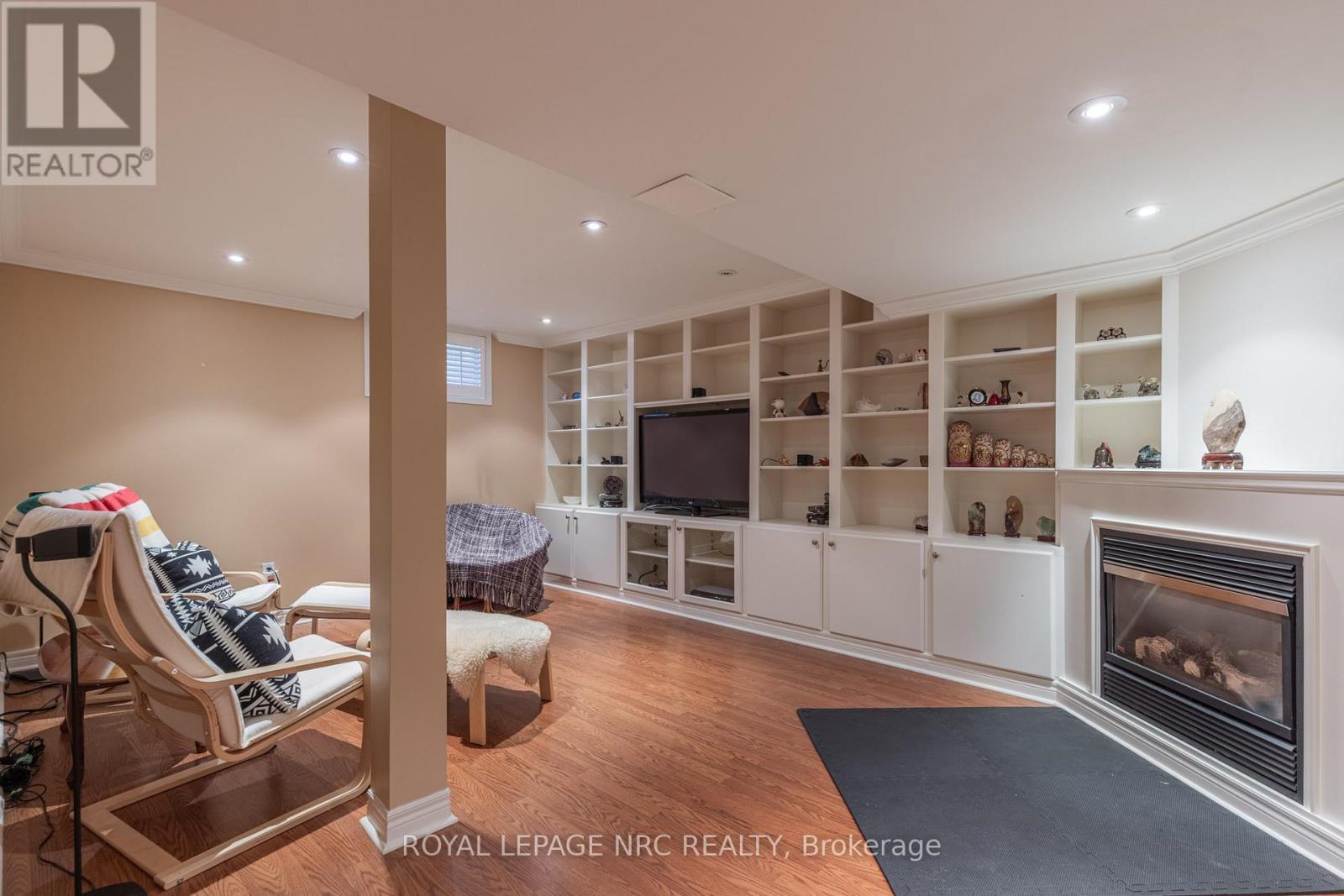 












328 NIAGARA BOULEVARD

,
Niagara-on-the-Lake (Town),




Ontario
L0S1J0

