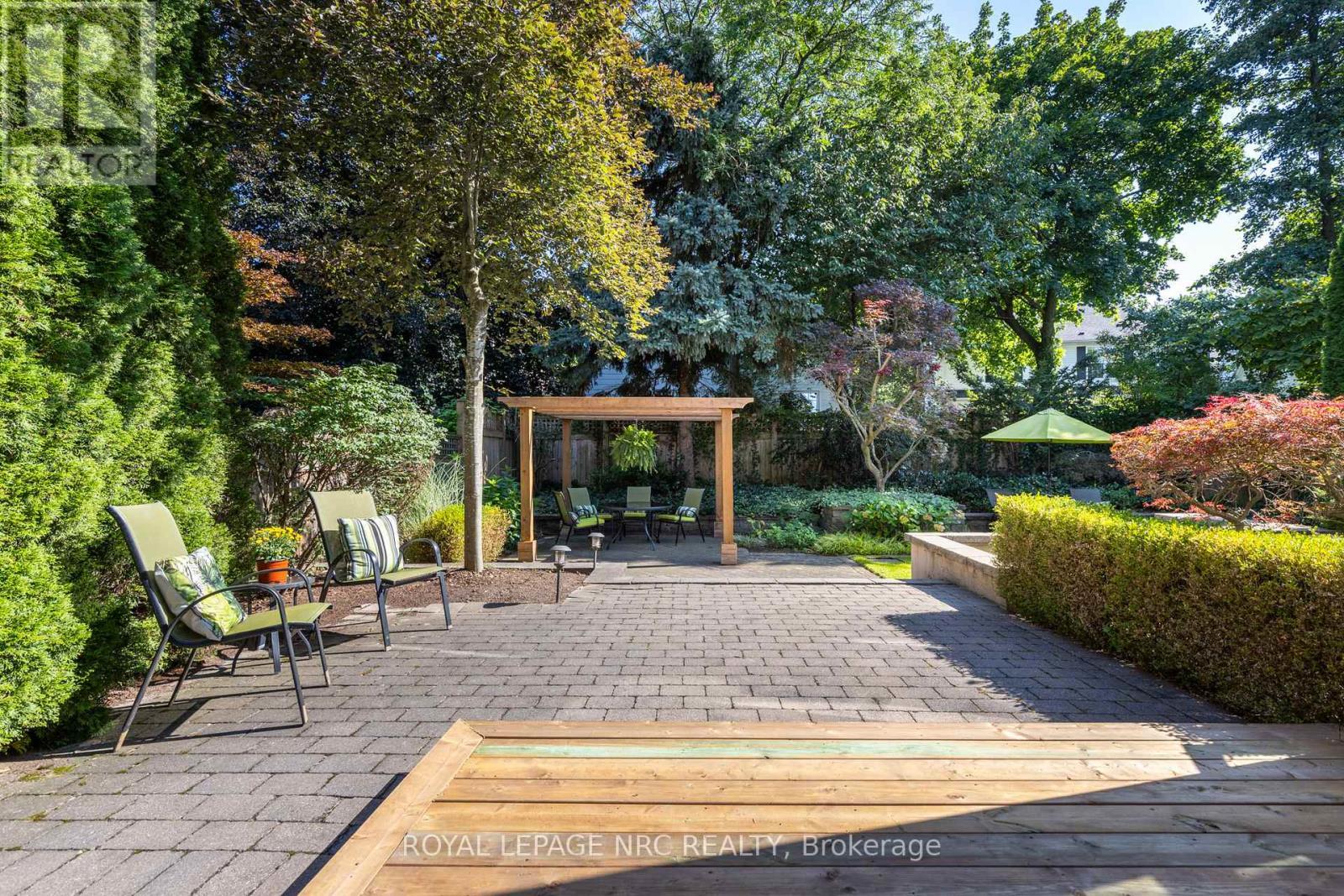 












328 NIAGARA BOULEVARD

,
Niagara-on-the-Lake (Town),




Ontario
L0S1J0

