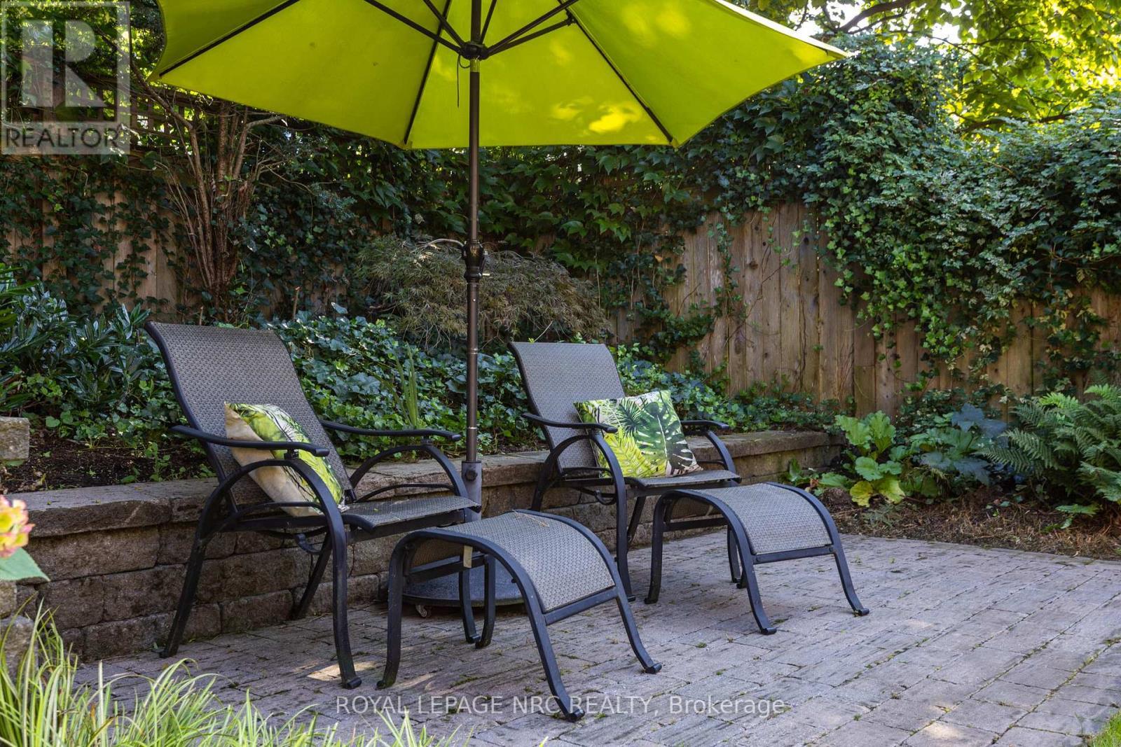 












328 NIAGARA BOULEVARD

,
Niagara-on-the-Lake (Town),




Ontario
L0S1J0

