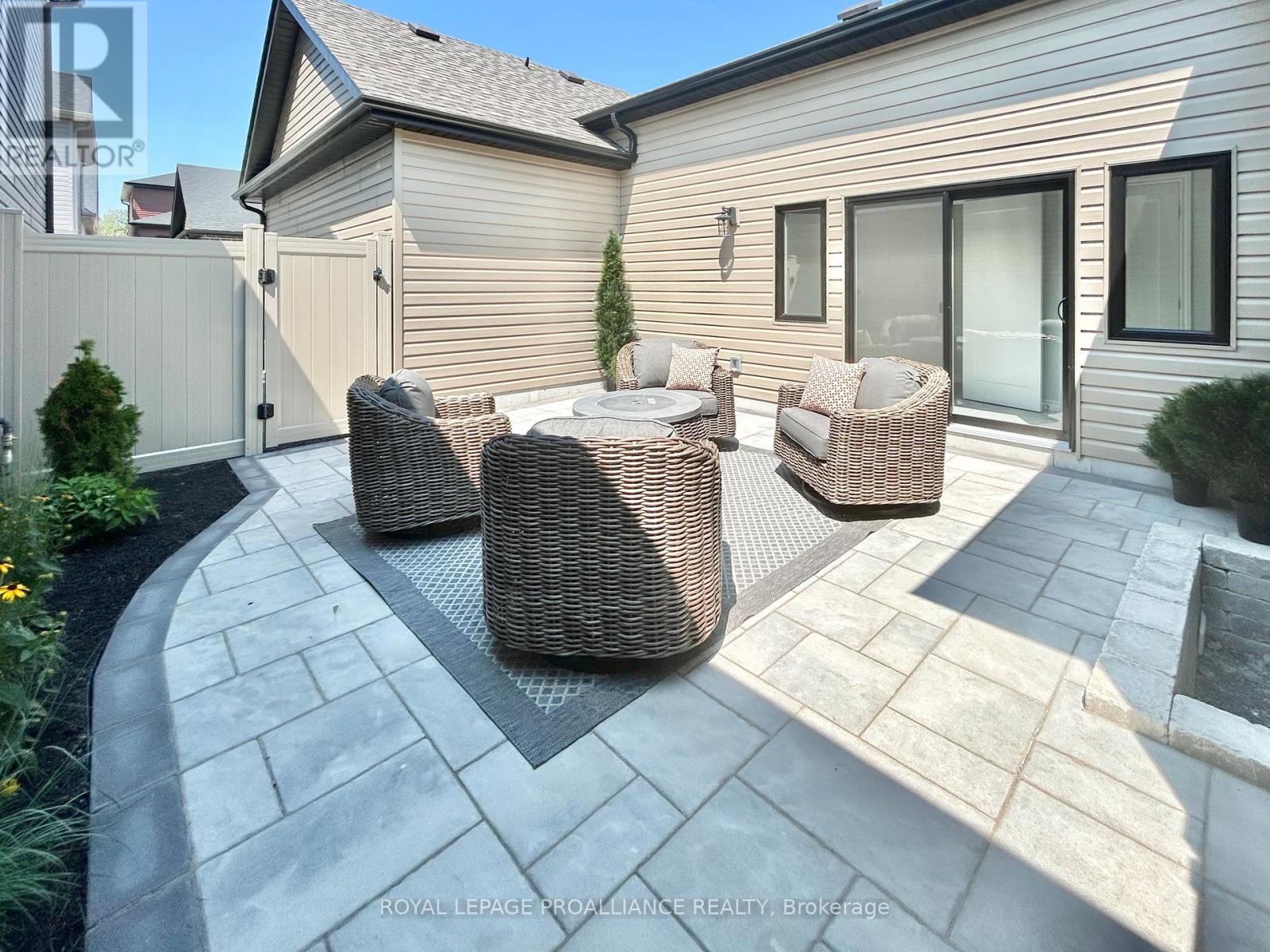 












79 ATHABASKA DRIVE

,
Belleville (Thurlow Ward),




Ontario
K8N0T1

