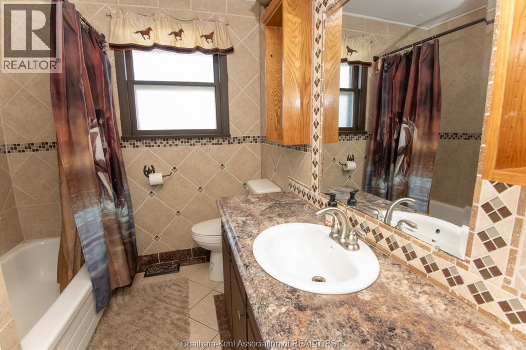 












9525 MCNAUGHTON LINE

,
Chatham,







Ontario
N7M5J7

