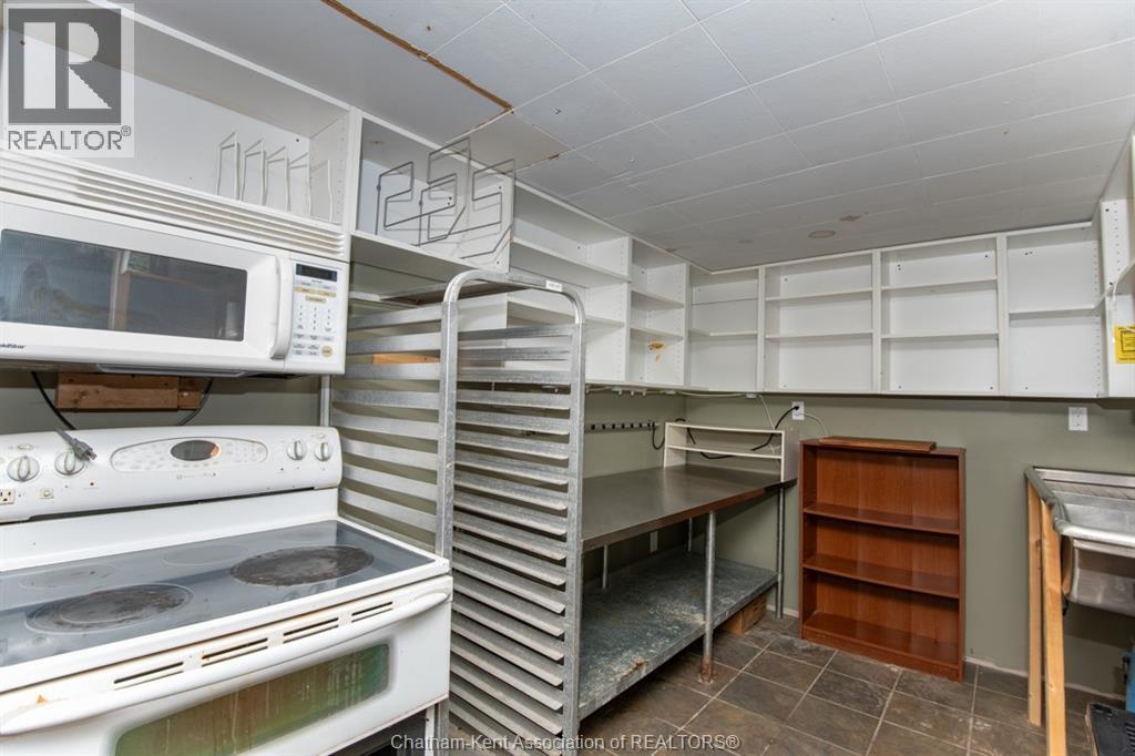 












9525 MCNAUGHTON LINE

,
Chatham,







Ontario
N7M5J7

