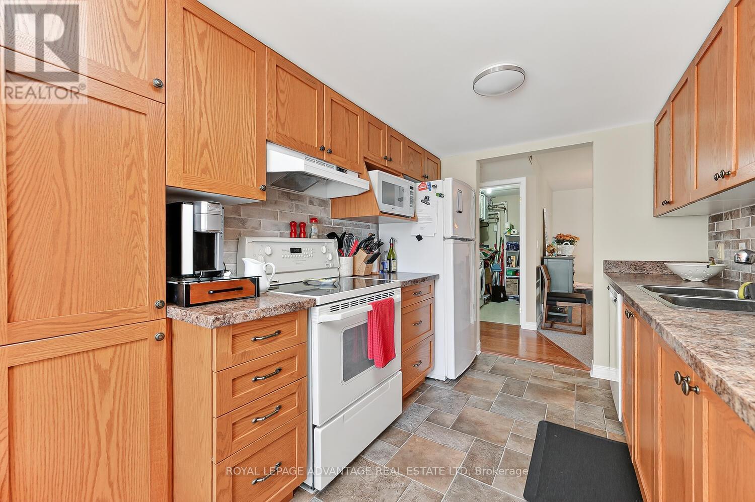 












206 - 23 ROGERS ROAD

,
Perth,




Ontario
K7H1P2

