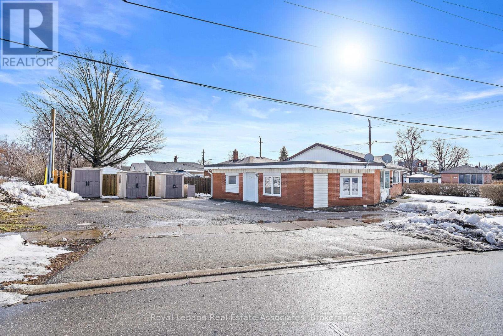 












7 REXWAY DRIVE

,
Halton Hills,




Ontario
L7G1P6

