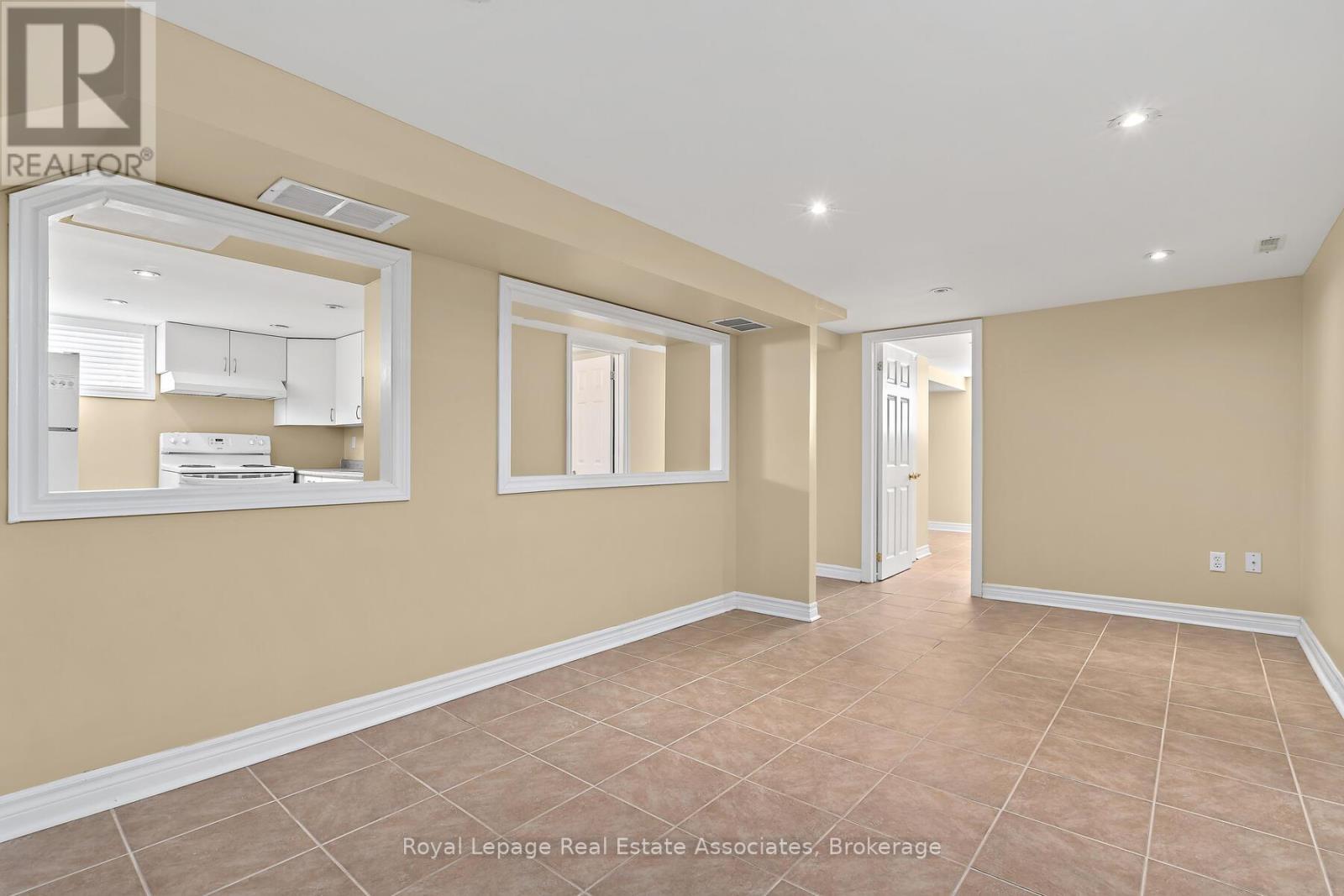 












7 REXWAY DRIVE

,
Halton Hills,




Ontario
L7G1P6

