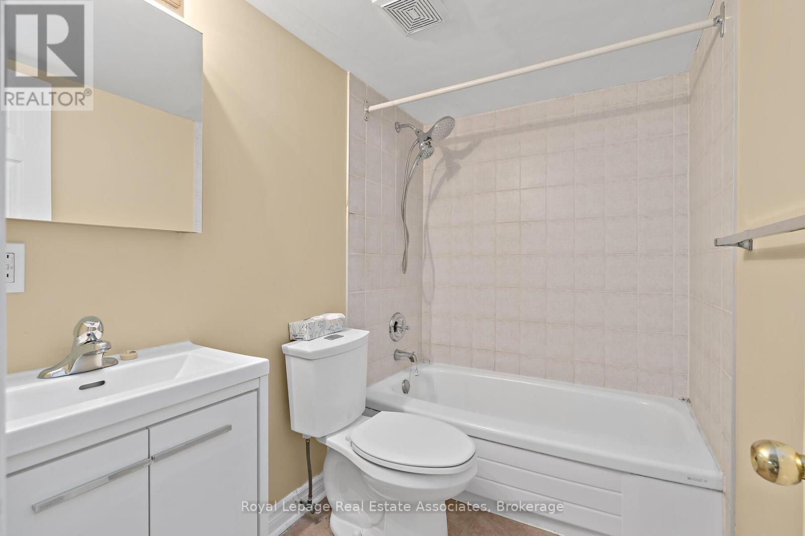 












7 REXWAY DRIVE

,
Halton Hills,




Ontario
L7G1P6

