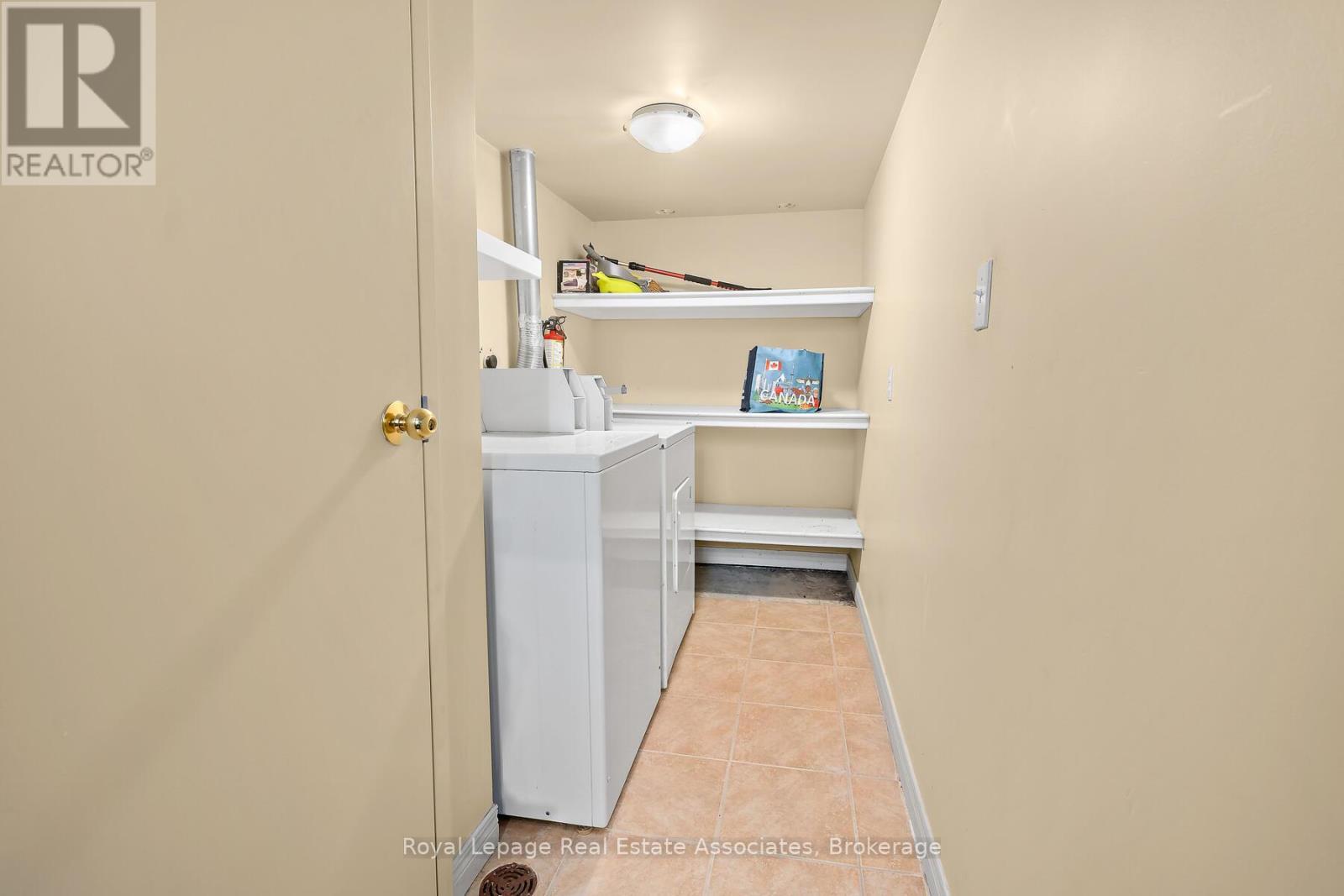 












7 REXWAY DRIVE

,
Halton Hills,




Ontario
L7G1P6

