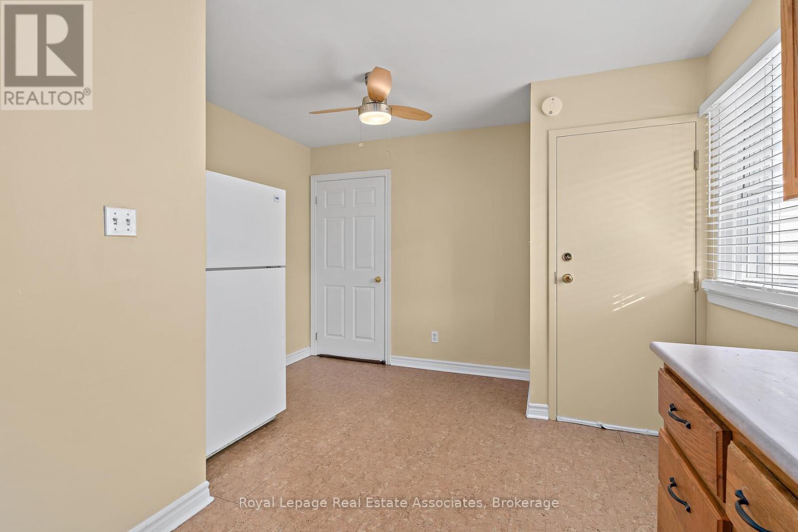 












7 REXWAY DRIVE

,
Halton Hills,




Ontario
L7G1P6

