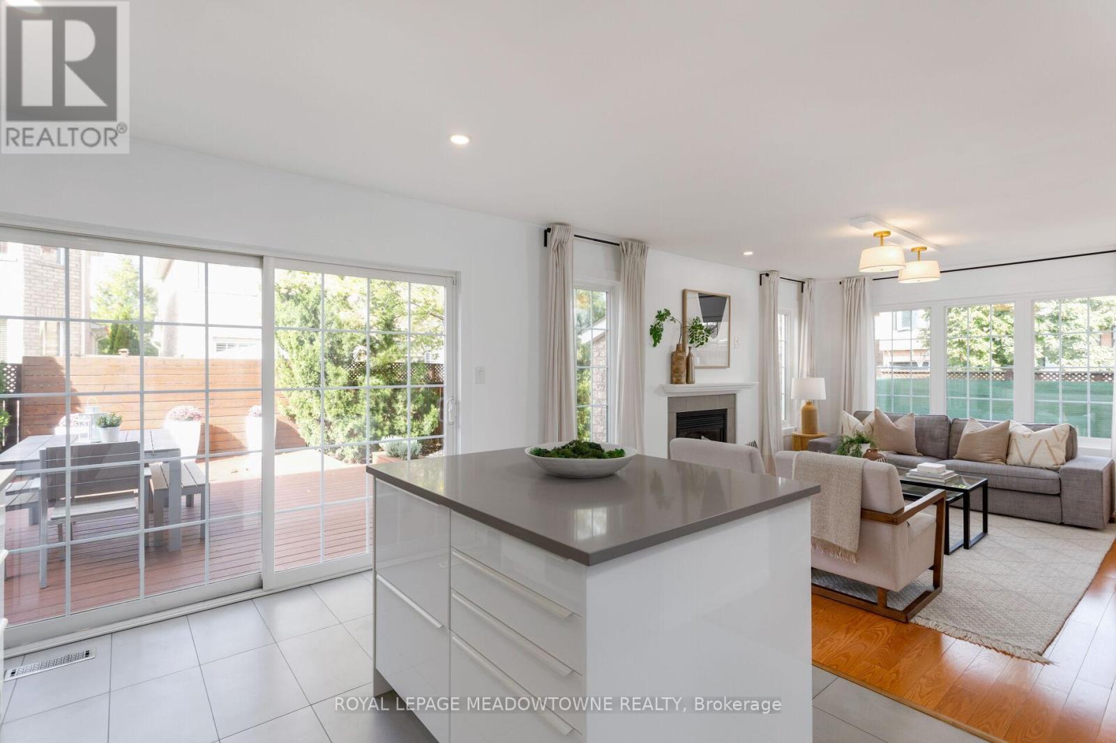 












976 LANCASTER BOULEVARD

,
Milton,




Ontario
L9T6E1

