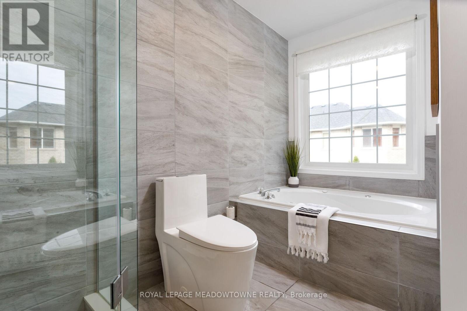 












976 LANCASTER BOULEVARD

,
Milton,




Ontario
L9T6E1

