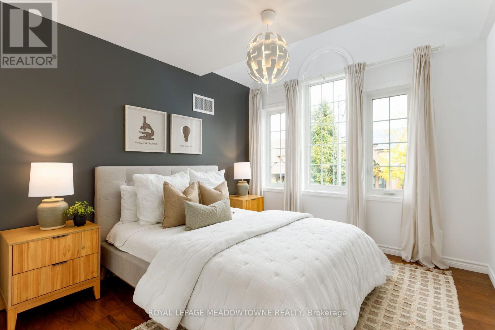 












976 LANCASTER BOULEVARD

,
Milton,




Ontario
L9T6E1


