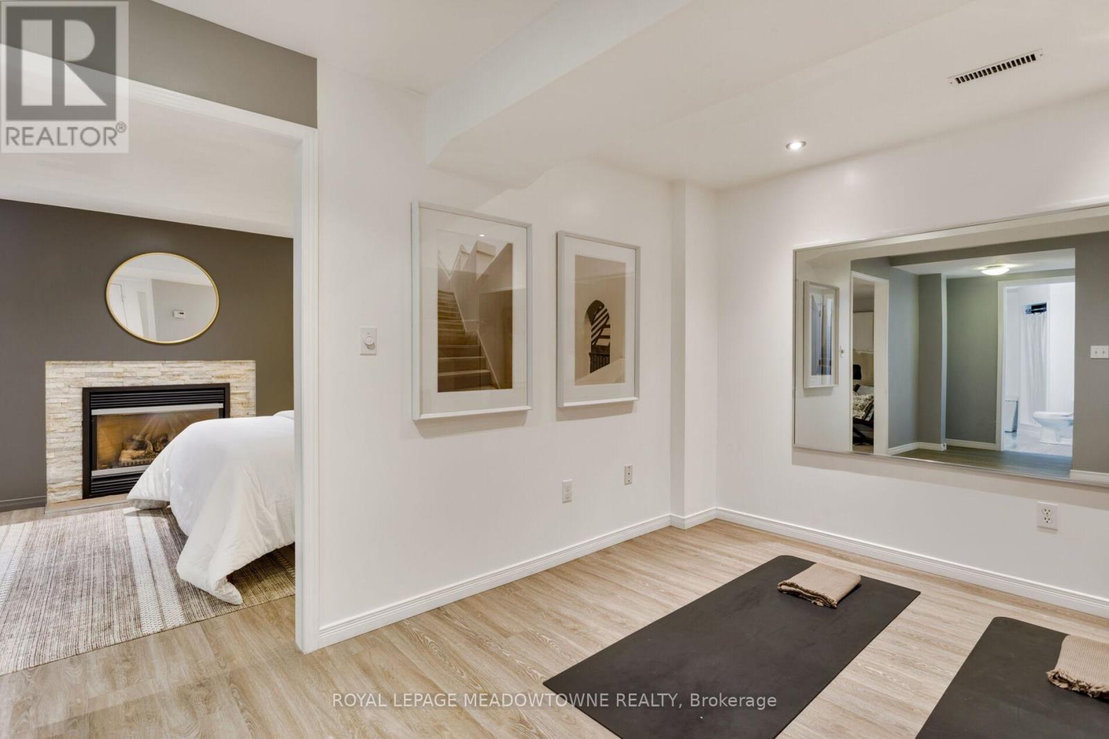 












976 LANCASTER BOULEVARD

,
Milton,




Ontario
L9T6E1

